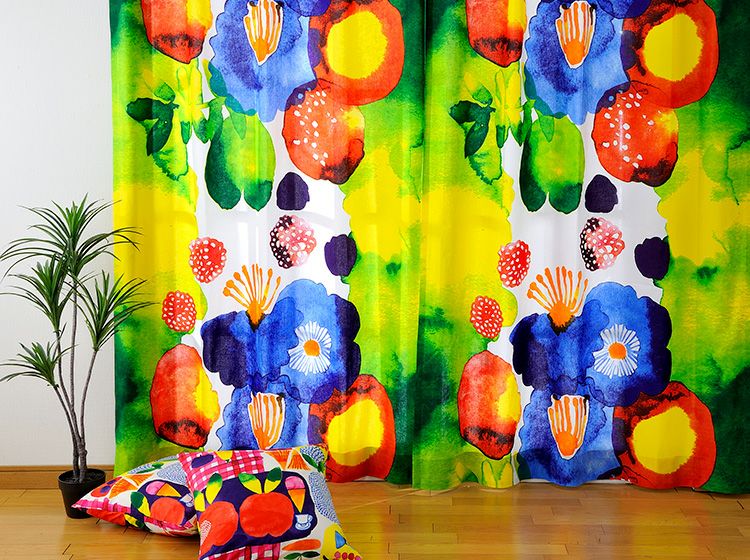 marimekko オーダーカーテン JUHANNUSTAIKA ユハンヌスタイカ|《公式》北欧生地と雑貨の専門店 cortina コルティーナ