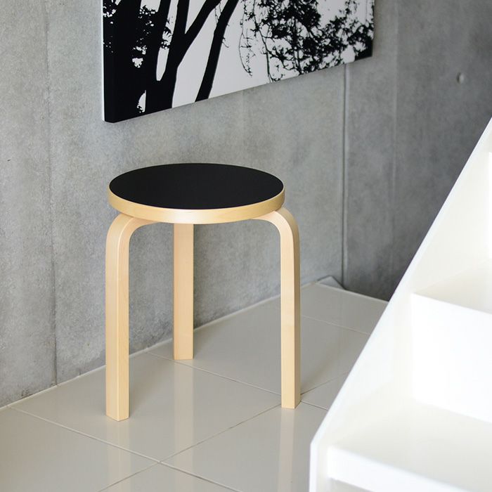 Artek アルテック スツール 60 ブラックリノリウム|《公式》北欧